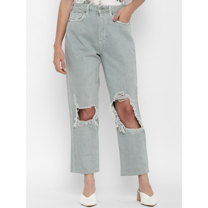 AMERICAN EAGLE OUTFITTERS