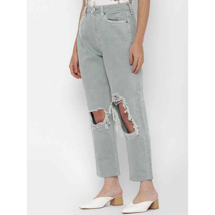 AMERICAN EAGLE OUTFITTERS