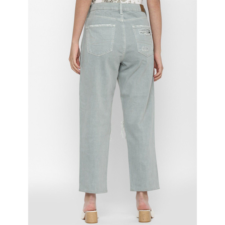 AMERICAN EAGLE OUTFITTERS