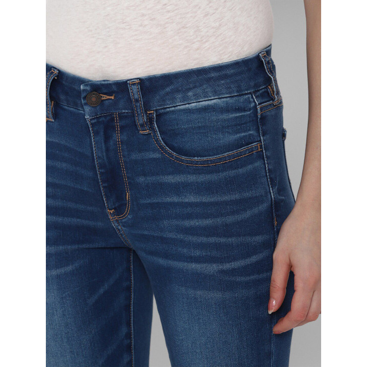 AMERICAN EAGLE OUTFITTERS