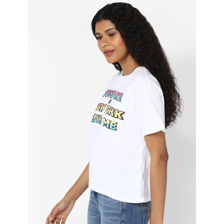 AMERICAN EAGLE OUTFITTERS